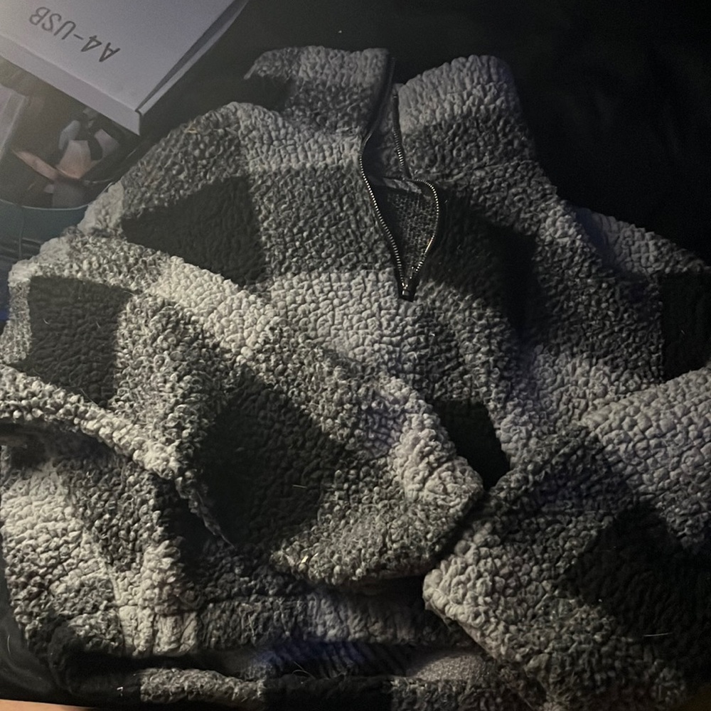 Crop top fuzzy hoodie